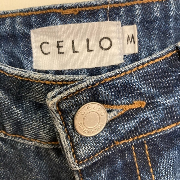 CELLO dark wash high rise short shorts w/ distressed hem NWOT - Picture 3 of 3